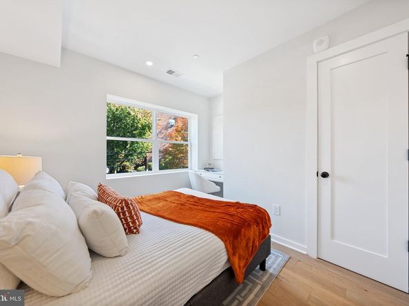 2606 41st Street NW 5, Washington DC 20007