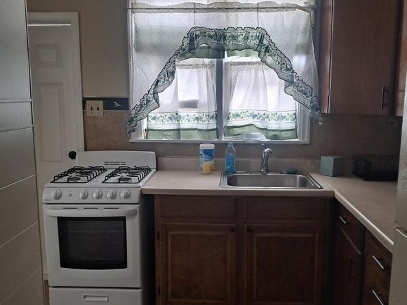 5811 N 7TH Street, Philadelphia PA 19120