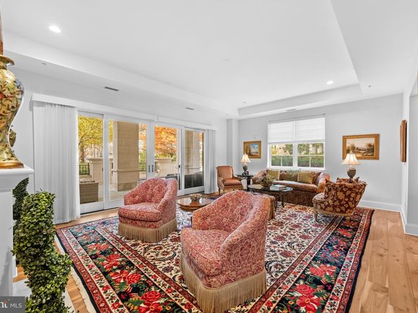 8111 River Road 116, Bethesda MD 20817