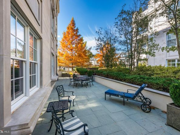 8111 River Road 116, Bethesda MD 20817