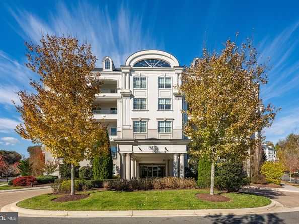 8111 River Road 116, Bethesda MD 20817