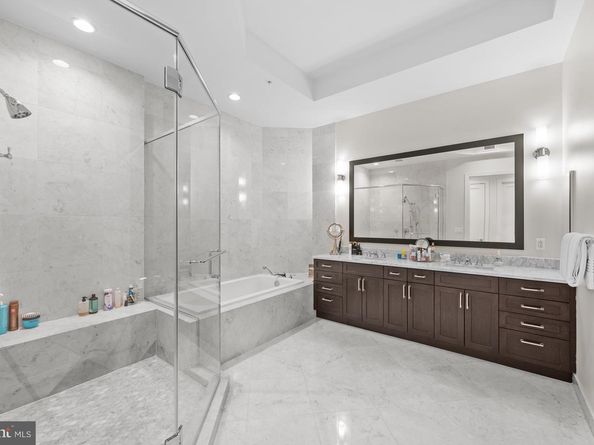 8111 River Road 116, Bethesda MD 20817