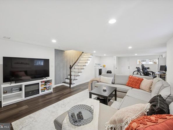 542 Shadeland Ave, Drexel Hill PA 19026