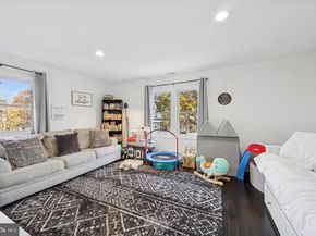 542 Shadeland Ave, Drexel Hill PA 19026