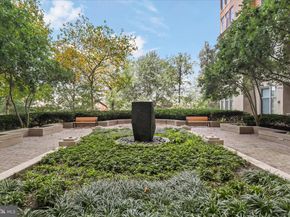 8220 Crestwood Heights Drive 807, Mclean VA 22102