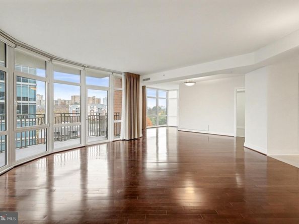 8220 Crestwood Heights Drive 807, Mclean VA 22102