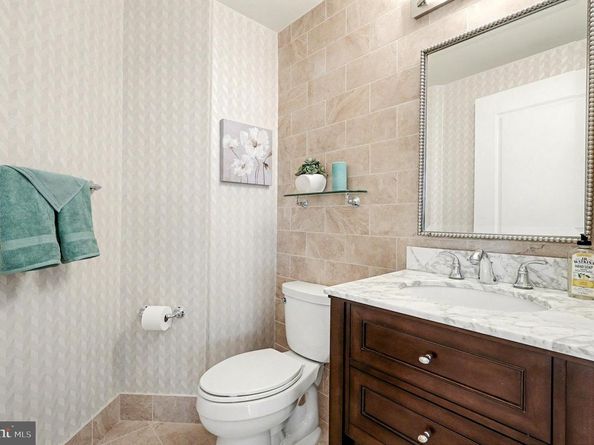 8220 Crestwood Heights Drive 807, Mclean VA 22102