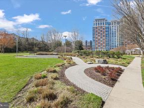 8220 Crestwood Heights Drive 807, Mclean VA 22102