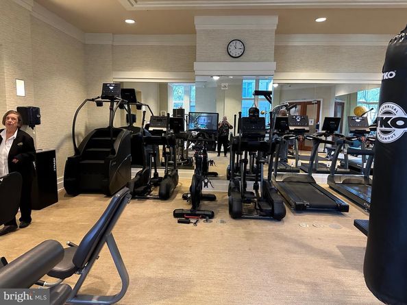 8220 Crestwood Heights Drive 807, Mclean VA 22102