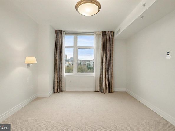 8220 Crestwood Heights Drive 807, Mclean VA 22102