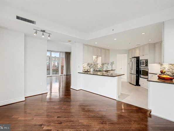 8220 Crestwood Heights Drive 807, Mclean VA 22102