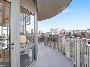 8220 Crestwood Heights Drive 807, Mclean VA 22102