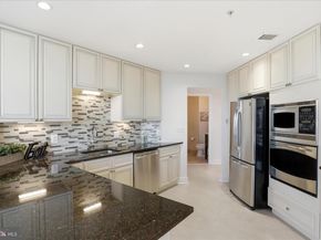 8220 Crestwood Heights Drive 807, Mclean VA 22102