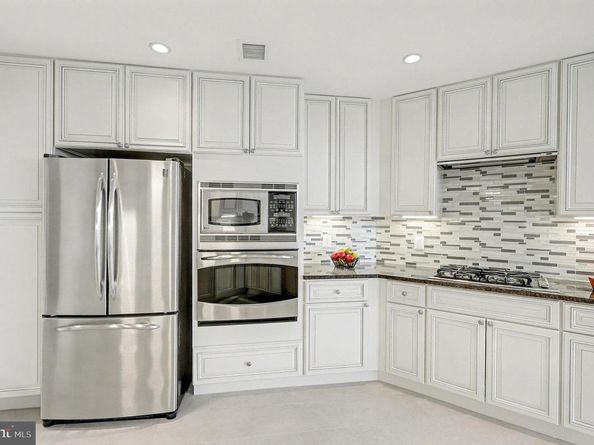 8220 Crestwood Heights Drive 807, Mclean VA 22102