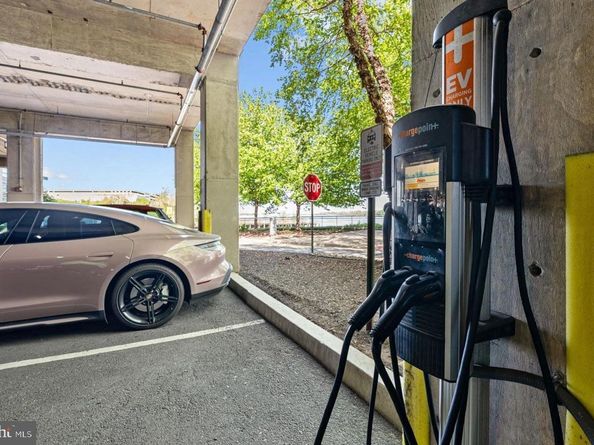 901 N Penn Street R901, Philadelphia PA 19123