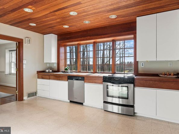 188 Abrahams Lane, Villanova PA 19085