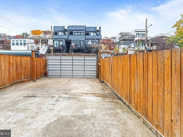 1221 Kenyon Street NW 2, Washington DC 20010