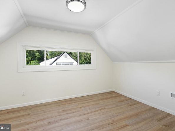 57 Middle Road, Levittown PA 19056