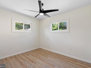 57 Middle Road, Levittown PA 19056