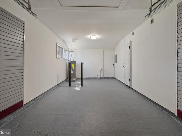 57 Middle Road, Levittown PA 19056