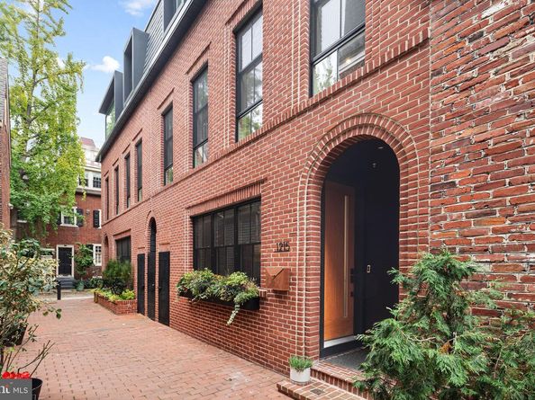 1215 Addison Walk, Philadelphia PA 19147