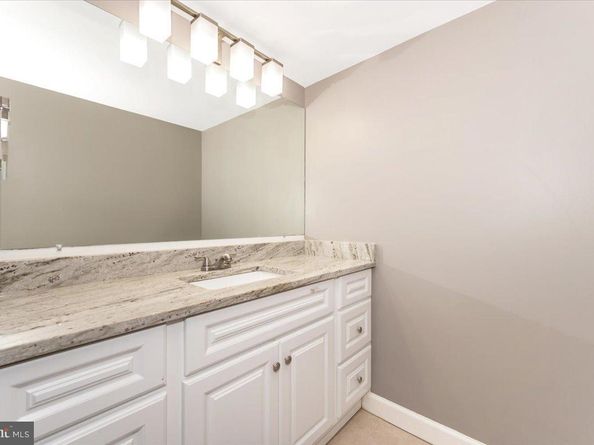 803 N Howard Street 152, Alexandria VA 22304