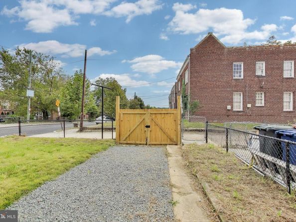1700 Fort Davis Street SE, Washington DC 20020