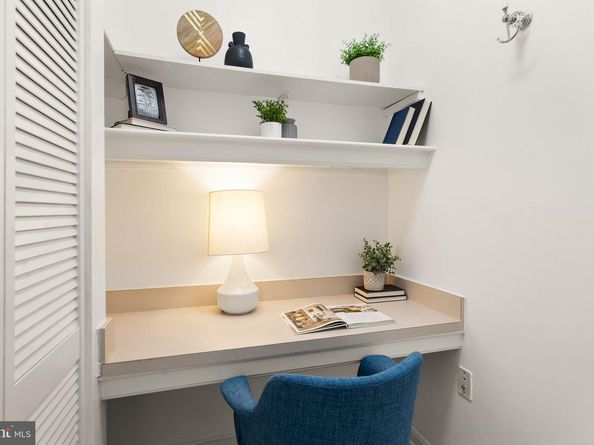 9480 Virginia Center Boulevard 7, Vienna VA 22181