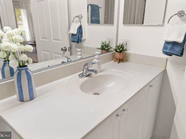 9480 Virginia Center Boulevard 7, Vienna VA 22181