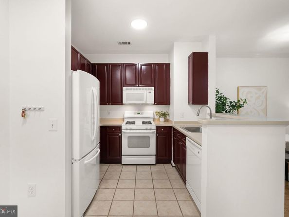 9480 Virginia Center Boulevard 7, Vienna VA 22181