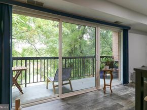 3210 S 28TH Street 404, Alexandria VA 22302