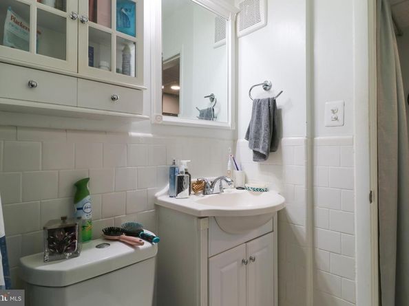 3210 S 28TH Street 404, Alexandria VA 22302