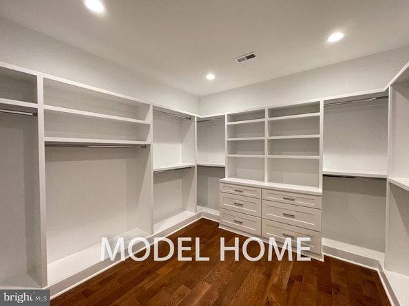 125 Casmar Street SE, Vienna VA 22180