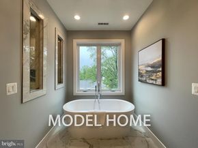 125 Casmar Street SE, Vienna VA 22180