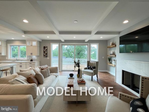 125 Casmar Street SE, Vienna VA 22180