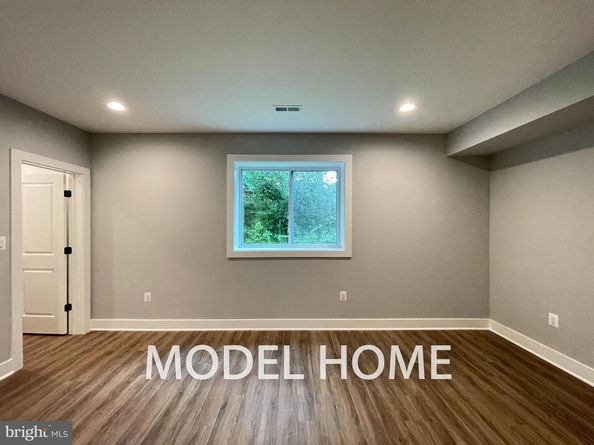 125 Casmar Street SE, Vienna VA 22180