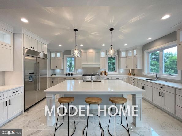 125 Casmar Street SE, Vienna VA 22180