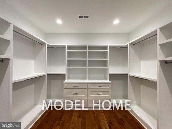 125 Casmar Street SE, Vienna VA 22180