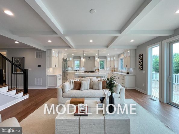 125 Casmar Street SE, Vienna VA 22180
