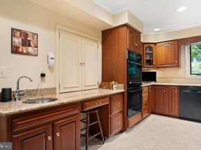 11301 Crossing Glen Court, Potomac MD 20854