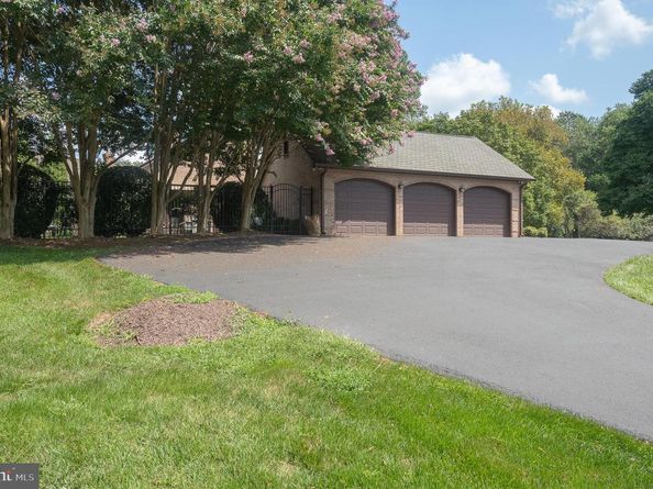 11301 Crossing Glen Court, Potomac MD 20854