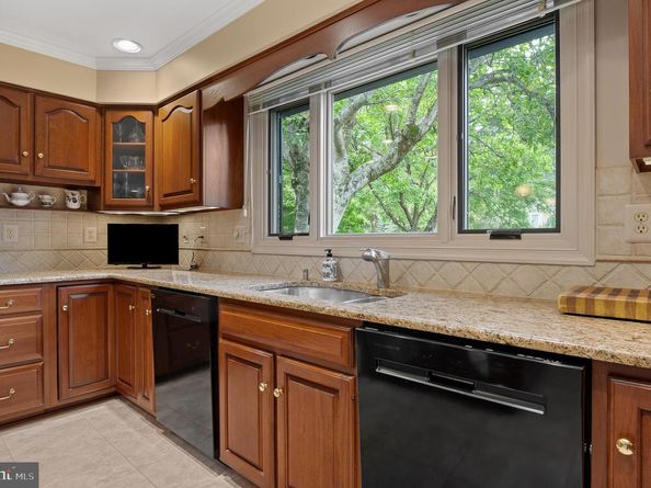 11301 Crossing Glen Court, Potomac MD 20854