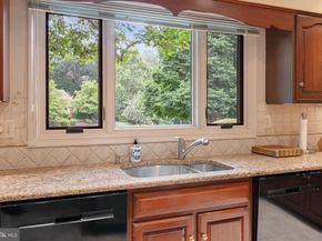 11301 Crossing Glen Court, Potomac MD 20854