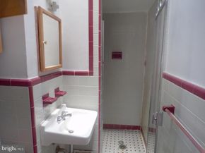 147 E Fariston Drive, Philadelphia PA 19120