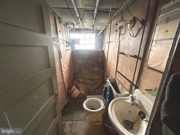 1045 S 52nd Street, Philadelphia PA 19143