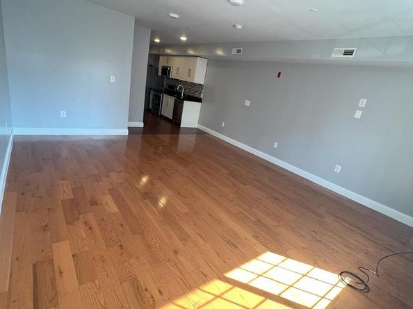 615 N 11TH Street, Philadelphia PA 19123