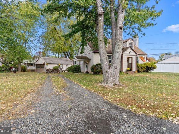 210 Castello Avenue, Hatboro PA 19040