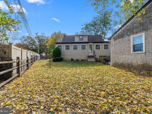 210 Castello Avenue, Hatboro PA 19040