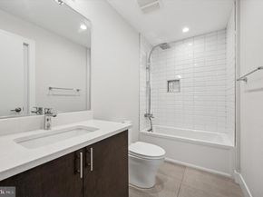 2537 Graduate Square, Philadelphia PA 19146