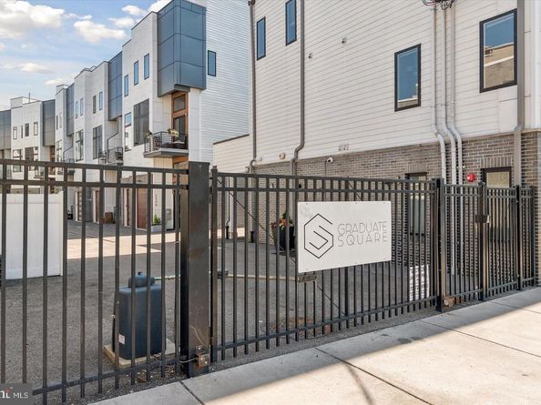 2537 Graduate Square, Philadelphia PA 19146